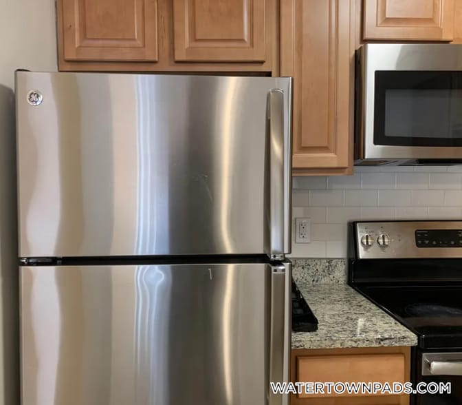 Building Photo - 245 Main St