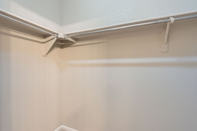 Building Photo - Newly Updated 3 Bedroom, 2 Bath Townhome I...