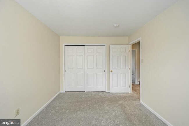 Building Photo - 124 Jeffords Ct