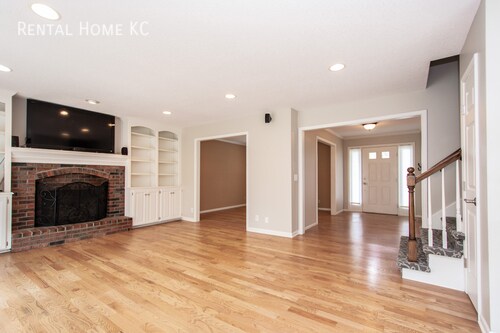 Building Photo - 10509 Ballentine-