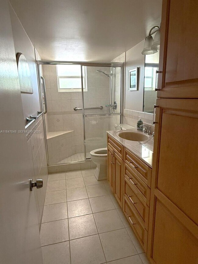 Building Photo - 4025 N Federal Hwy