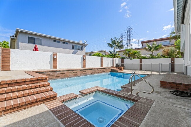 Building Photo - 8591 Naples Dr