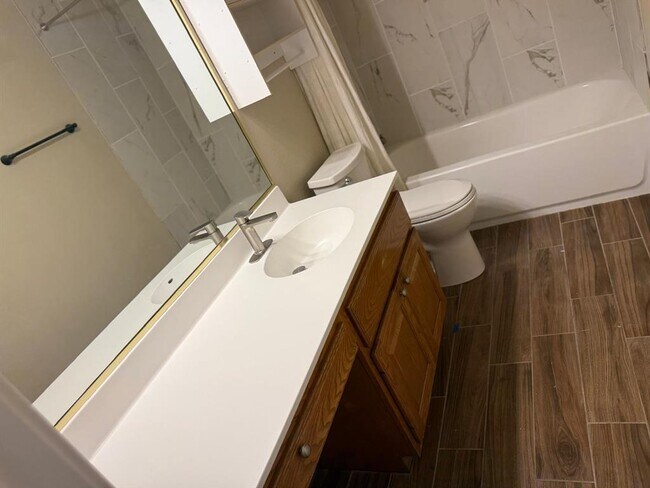 Building Photo - 11505 Emerald Falls Dr