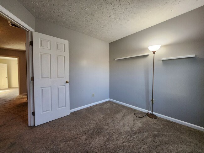 Building Photo - Beautiful 2-Story Home in Northmont School District