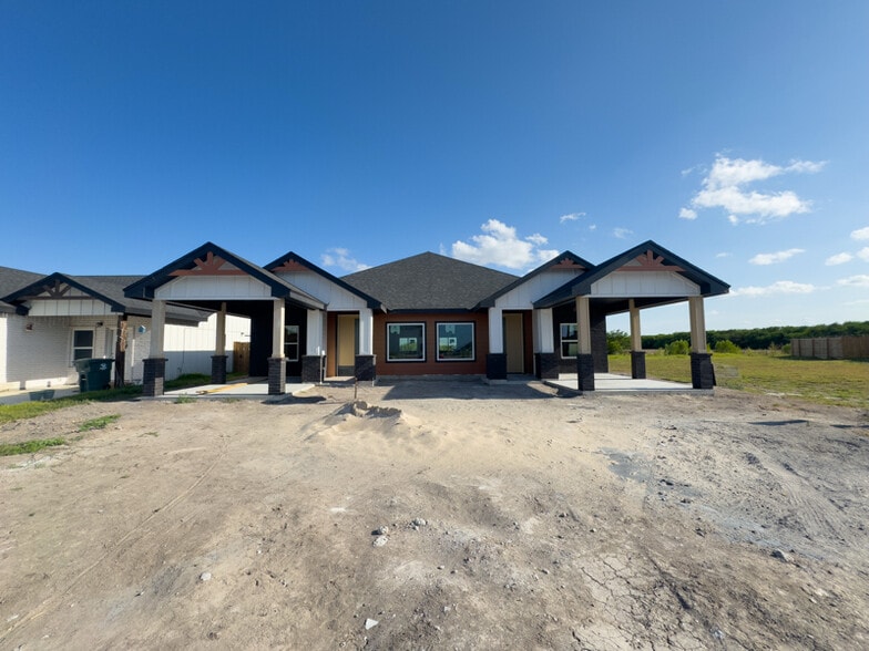 Primary Photo - 4310 Escondido Ln