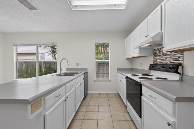 Building Photo - 8910 Kenton Mist