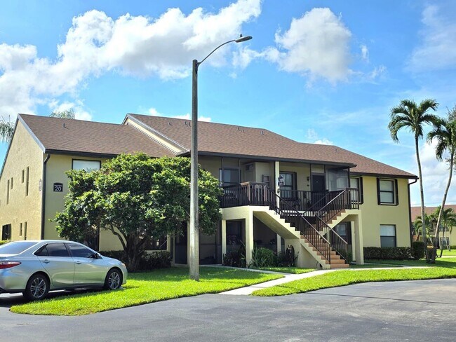 Primary Photo - 4709 Lucerne Lakes Blvd E