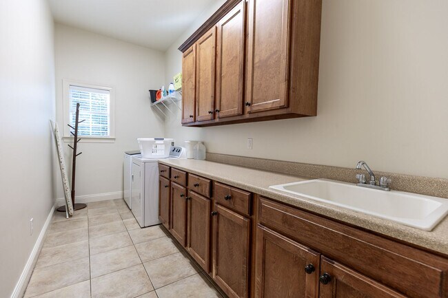 Building Photo - 7316 Northbrook Cir