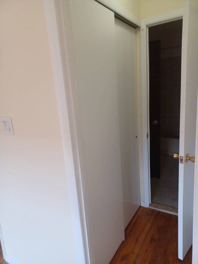 Building Photo - 156-50-156-78 78th St