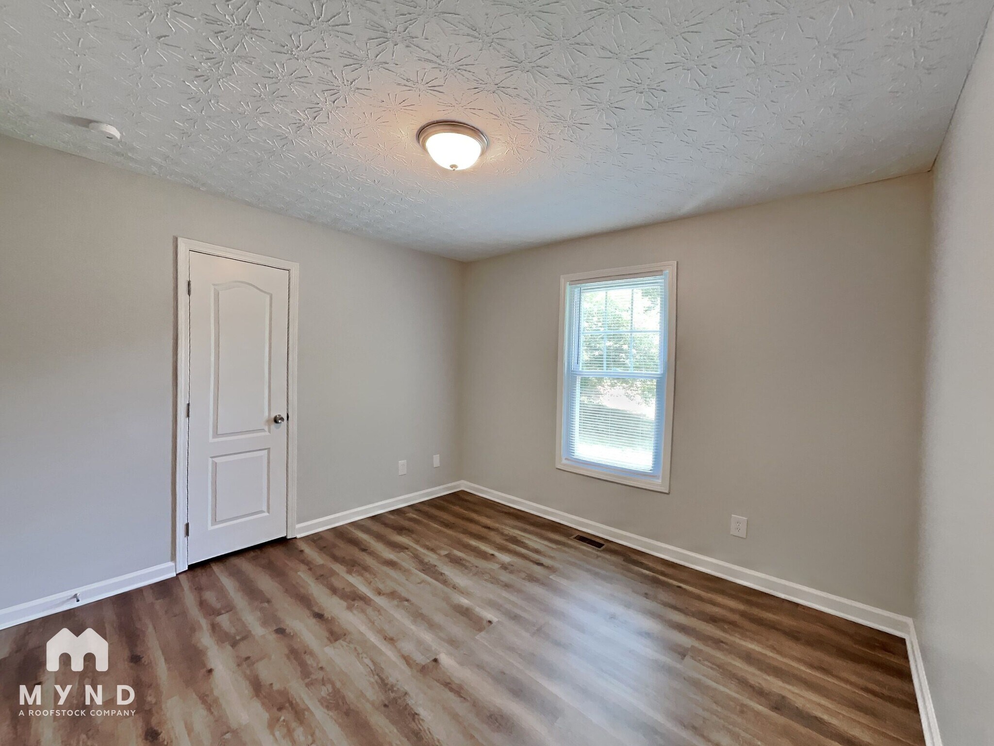 Building Photo - 316 Eleanor Dr