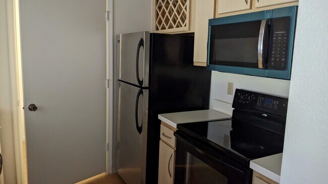 Building Photo - 7240 Westpointe Blvd