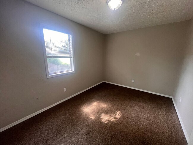 Building Photo - 15525 Tampa Rd