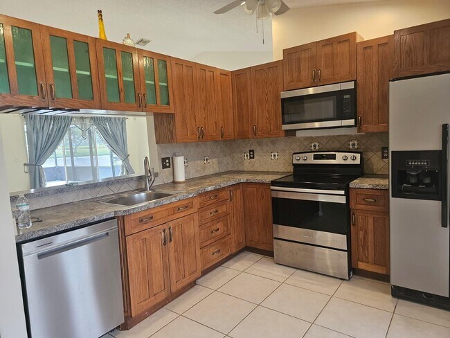 Building Photo - 5220 Rosen Blvd