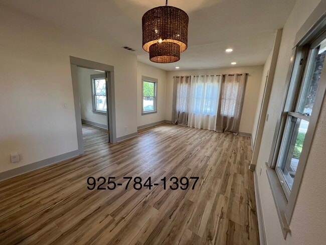 Building Photo - 610 N Stockton Ave