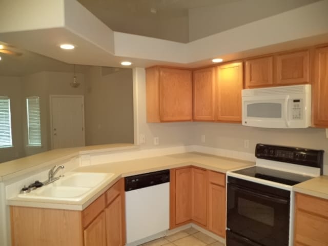 Building Photo - 410 W Mule Ct