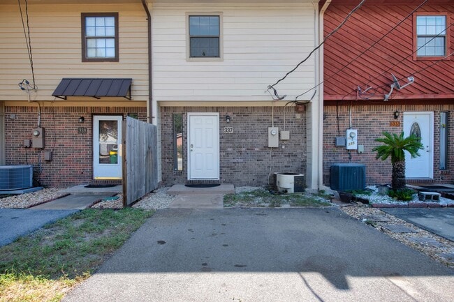 Building Photo - 337 Woodham Ct