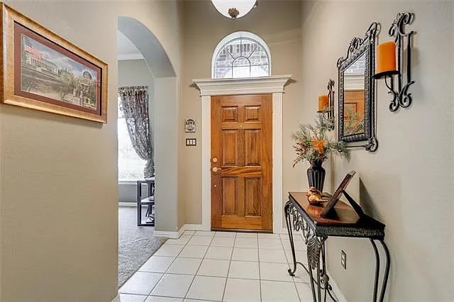 Foyer - 2684 Britany Cir