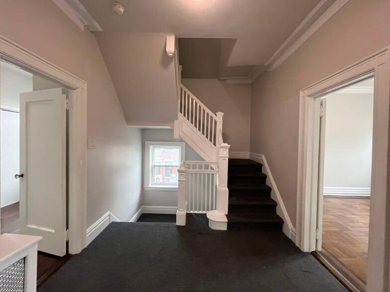 Building Photo - 735 Avenue C