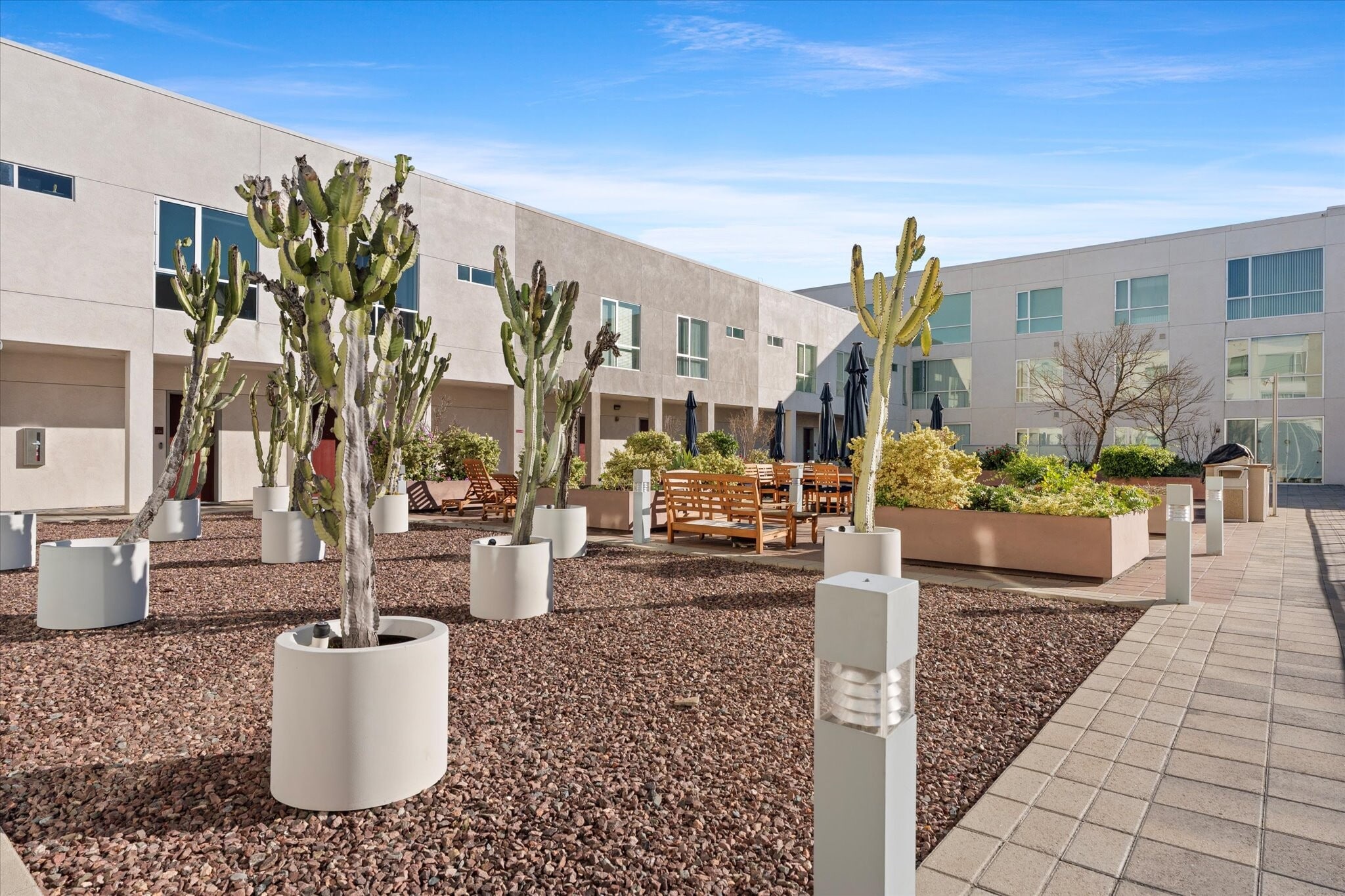 Building Photo - 285 W 6th St