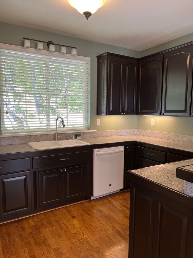 Building Photo - Prospects Heights Charmer 3bd / 2.5ba House