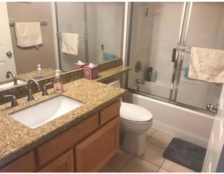 Building Photo - 18666 Caminito Pasadero