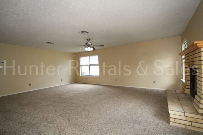 Building Photo - 1802 Mattie Dr