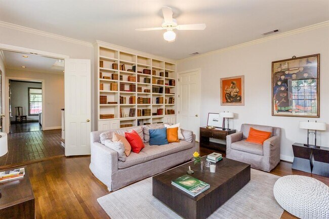 Building Photo - 3822 Overbrook Ln