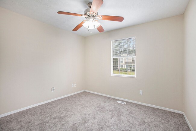 Building Photo - 4 bdrm, 2.5 bath in Lithonia