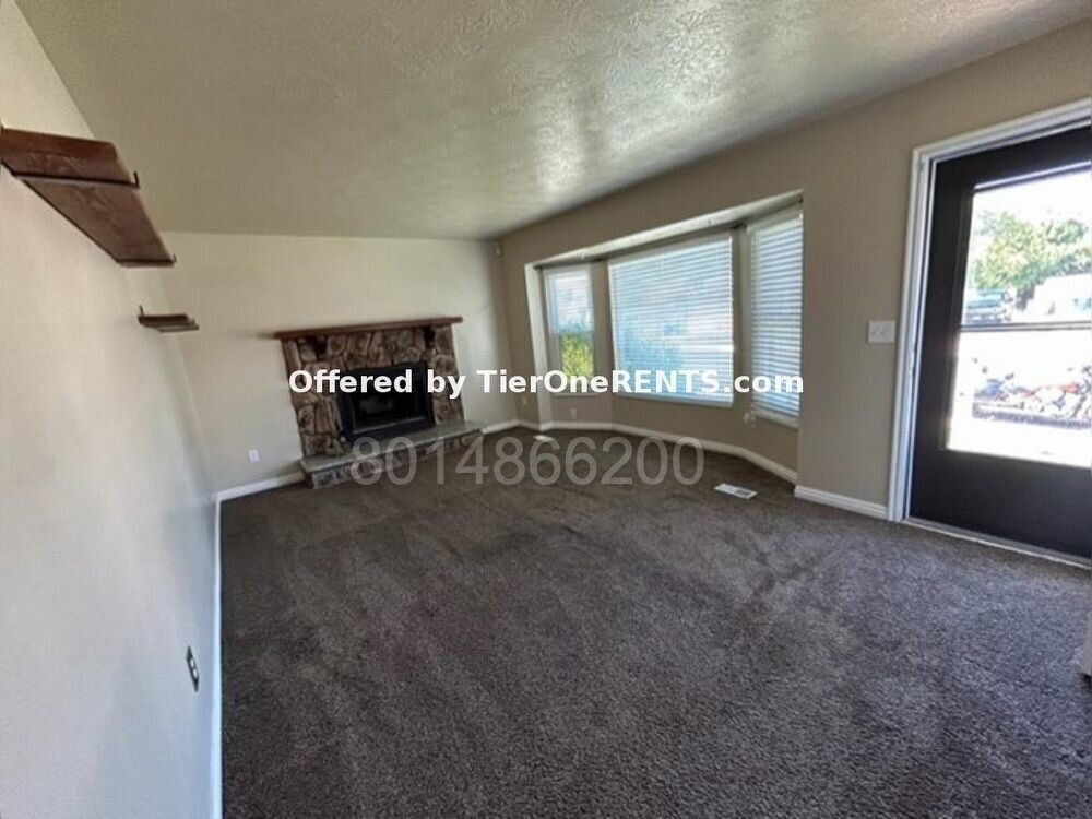 Building Photo - This property offers a NO DEPOSIT option available for qualified renters!