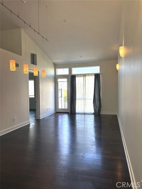 Building Photo - 600 Ridgeley Dr