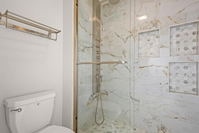Building Photo - 7500 Shadowridge Run