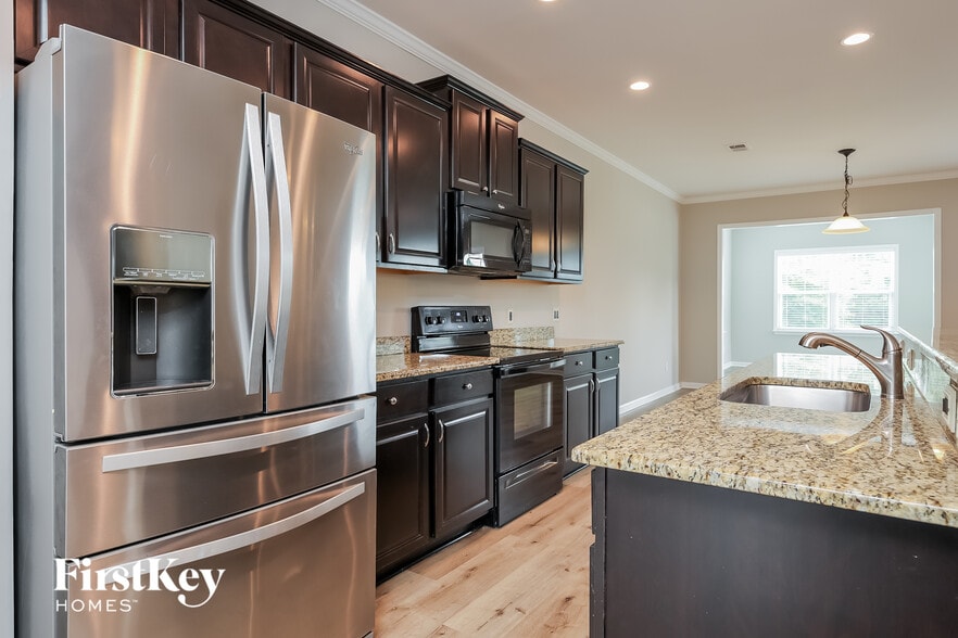 Building Photo - 298 Decatur Dr