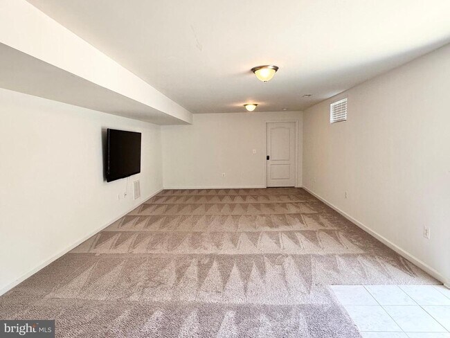 Building Photo - 133 Brooke Point Ct
