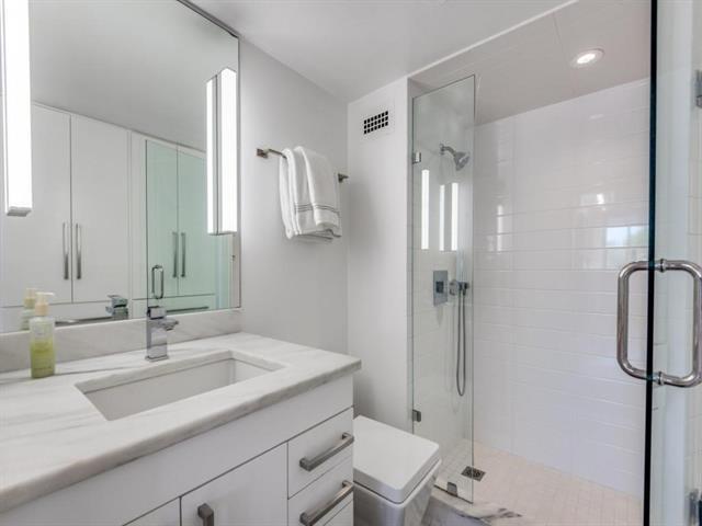 Building Photo - 3701 Turtle Creek Blvd