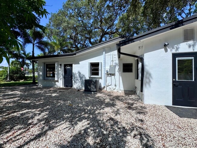 Building Photo - 2390 SW 18th Ave