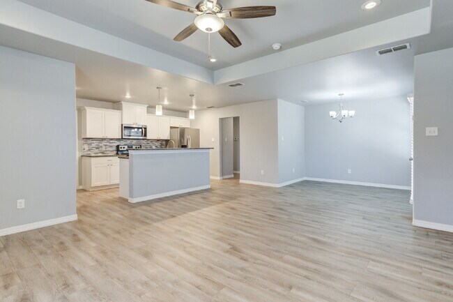 Building Photo - Wonderful 3 Bed 2 Bath in Willow Bend!