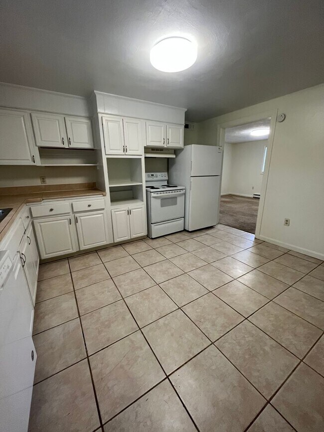 Building Photo - 207 Broce Dr
