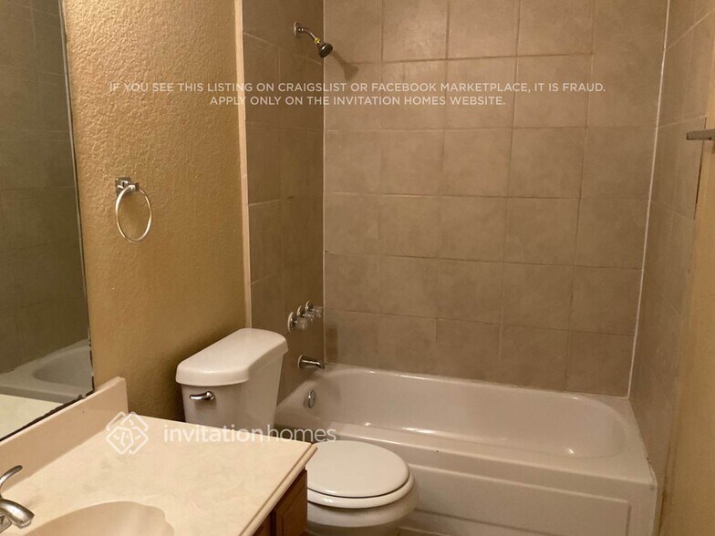 Building Photo - 4402 Laredo Dr