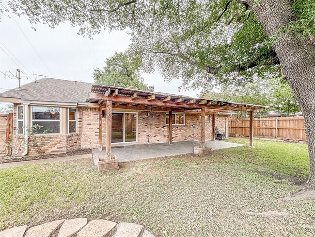 Building Photo - 3123 Lazy Spring Dr