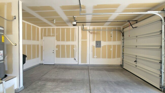 Building Photo - TESORA PAHRUMP - E. Summit Avenue