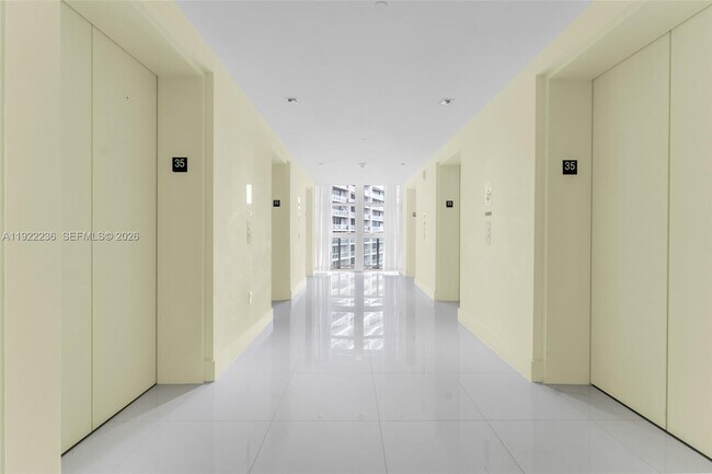 Building Photo - 495 Brickell Ave