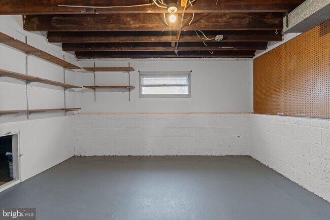 Building Photo - 131 Kipling Dr