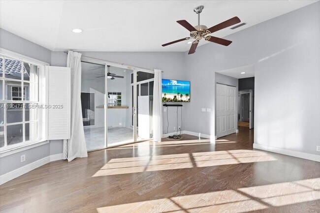 Building Photo - 642 Heritage Dr