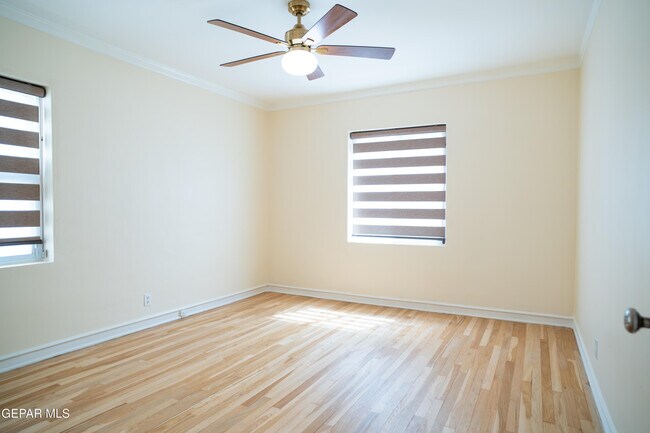 Building Photo - 1211 Mesita Dr