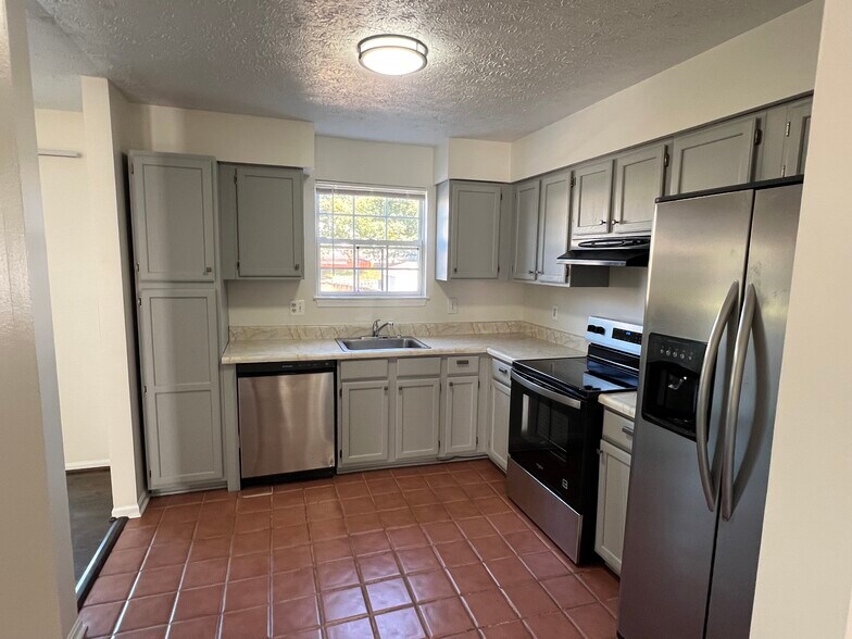Building Photo - 2136 Riding Crop Way