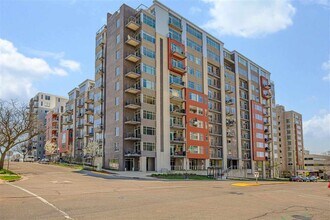 Building Photo - 309 W Washington Ave