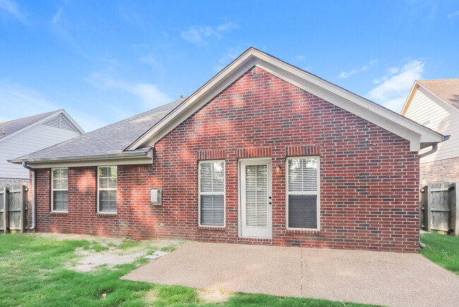 Building Photo - 5706 Bedford Loop W