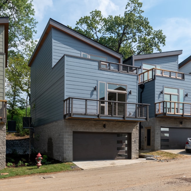 Building Photo - 3060 Edwin Cir