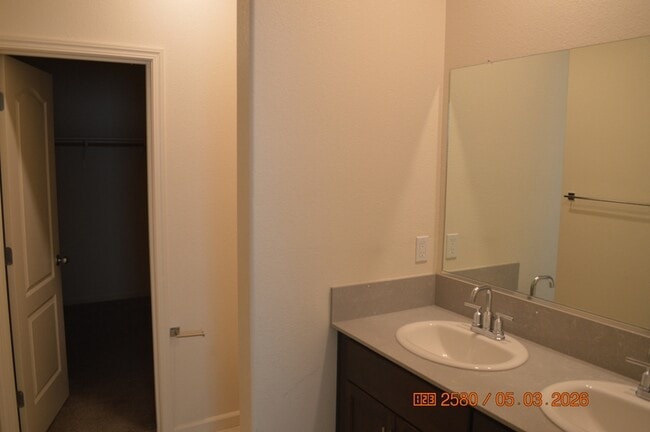 Building Photo - 4220 Freemark Ave