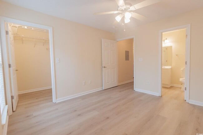 Building Photo - 3795 Hitchcock Way